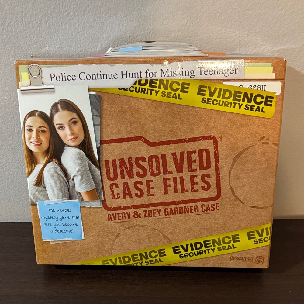 UNSOLVED CASE STUDIES GAME, Pressman, Good Used Condition